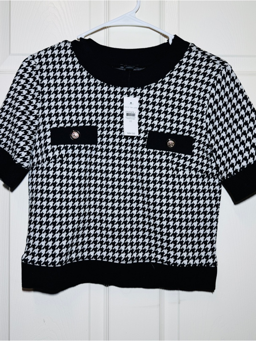 Ann Taylor Black & White Houndstooth Crewneck Sweater. Faux Pocket NWT - Picture 2 of 5